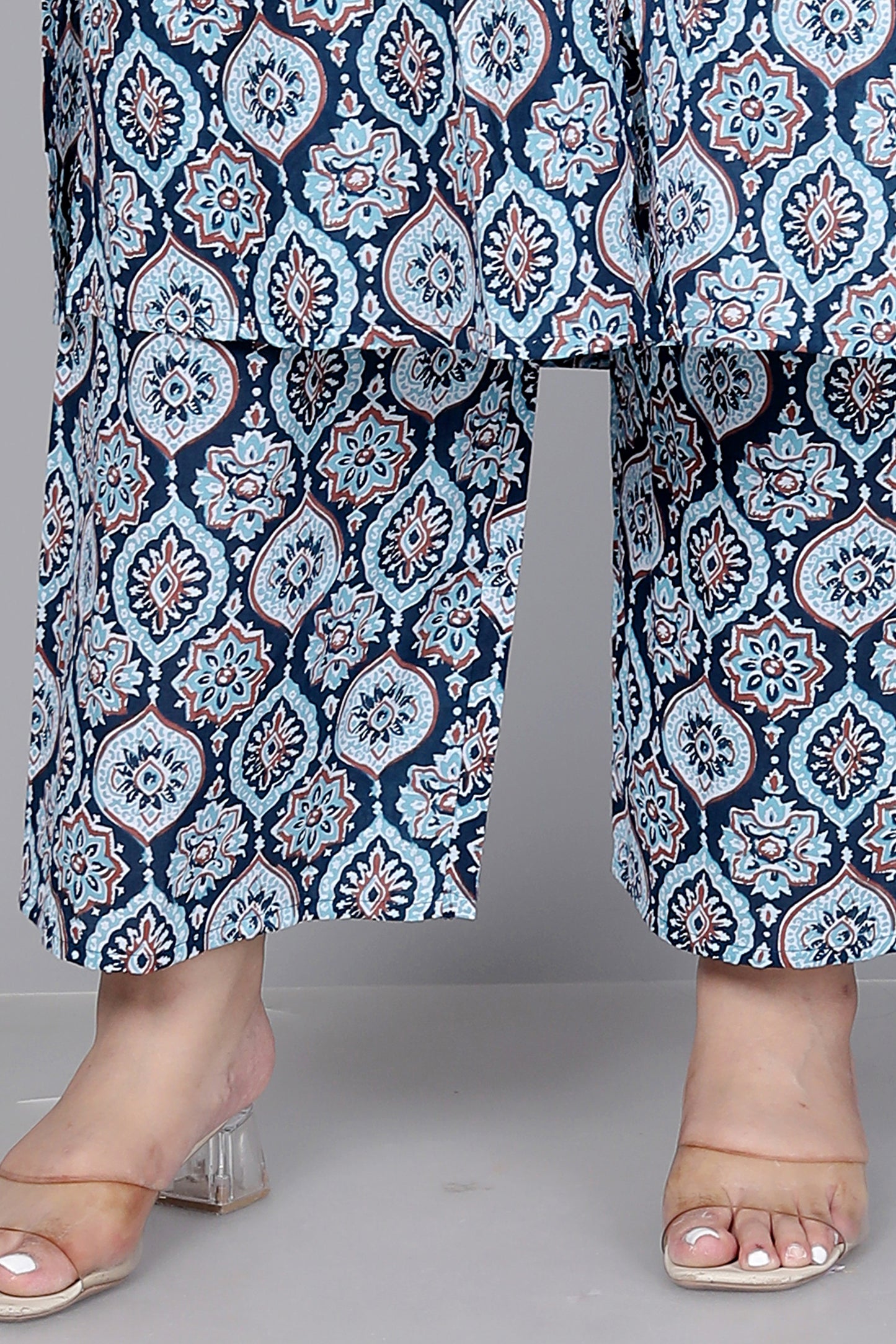 MUGAL MOTIF PRINT COTTON 2 PEICE KURTA PLAZZO IN BLUE/WHITE BY PLUSSIZEKURTI