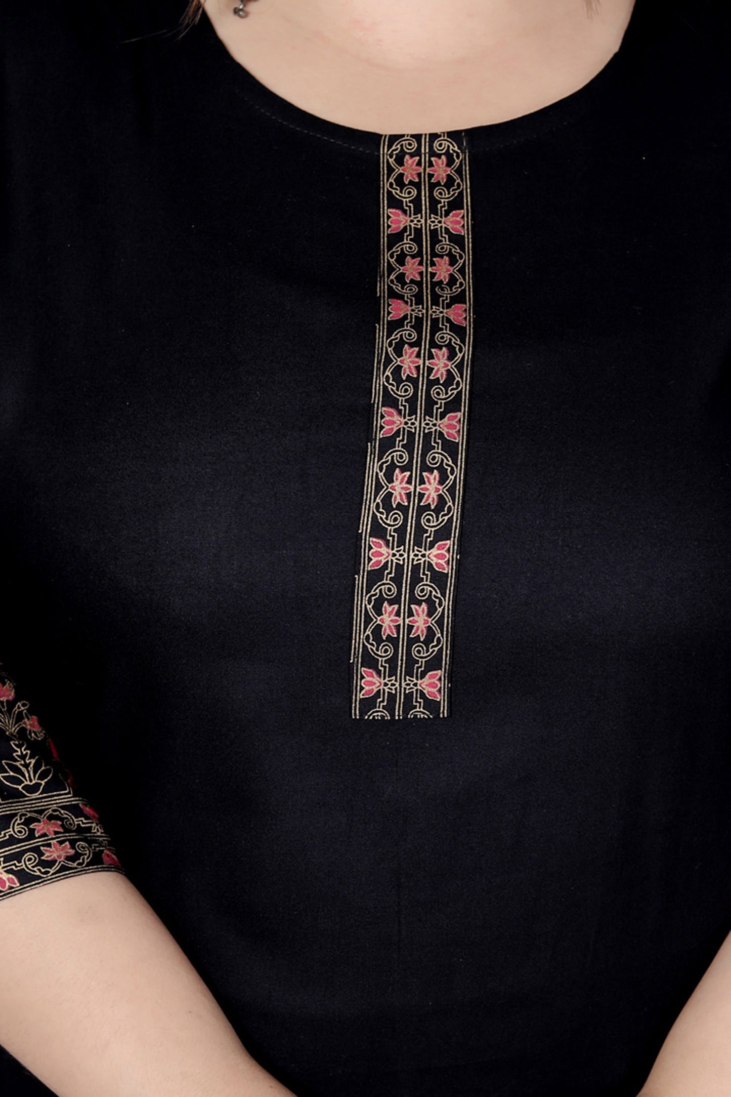 SOLID FOIL PRINT COTTON 3 PEICE KURTA PANT IN BLACK BY PLUSSIZEKURTI