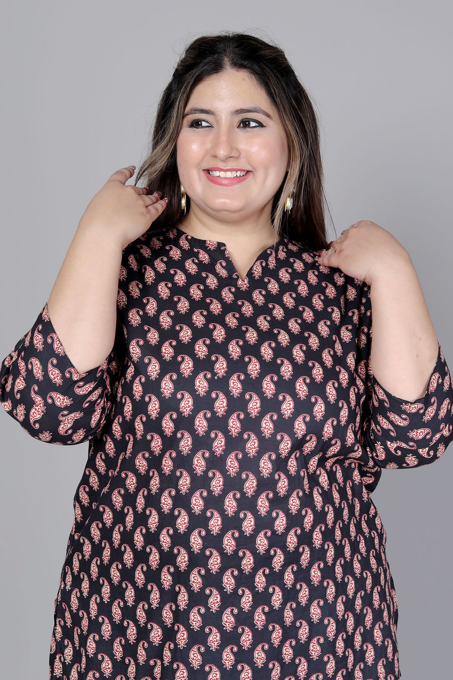 PAISLEY BLOCK MOTIF PRINT COTTON TOP IN BLACK COLOUR BY PLUSSIZEKURTI