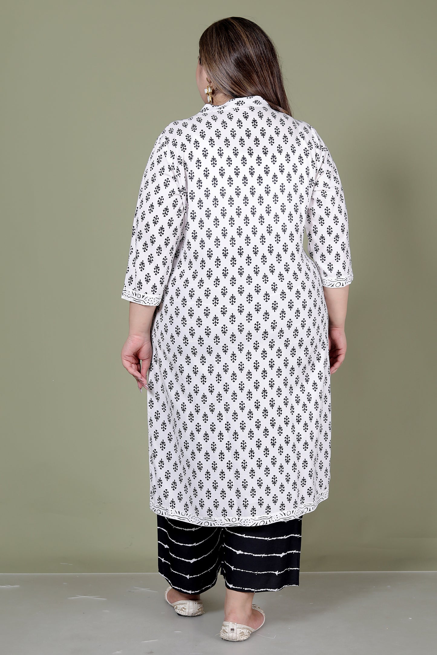 HANDBLOCK MOTIF PRINT COTTON 3 PEICE KURTI PLAZZO SET IN WHITE/BLACK BY PLUSSIZEKURTI