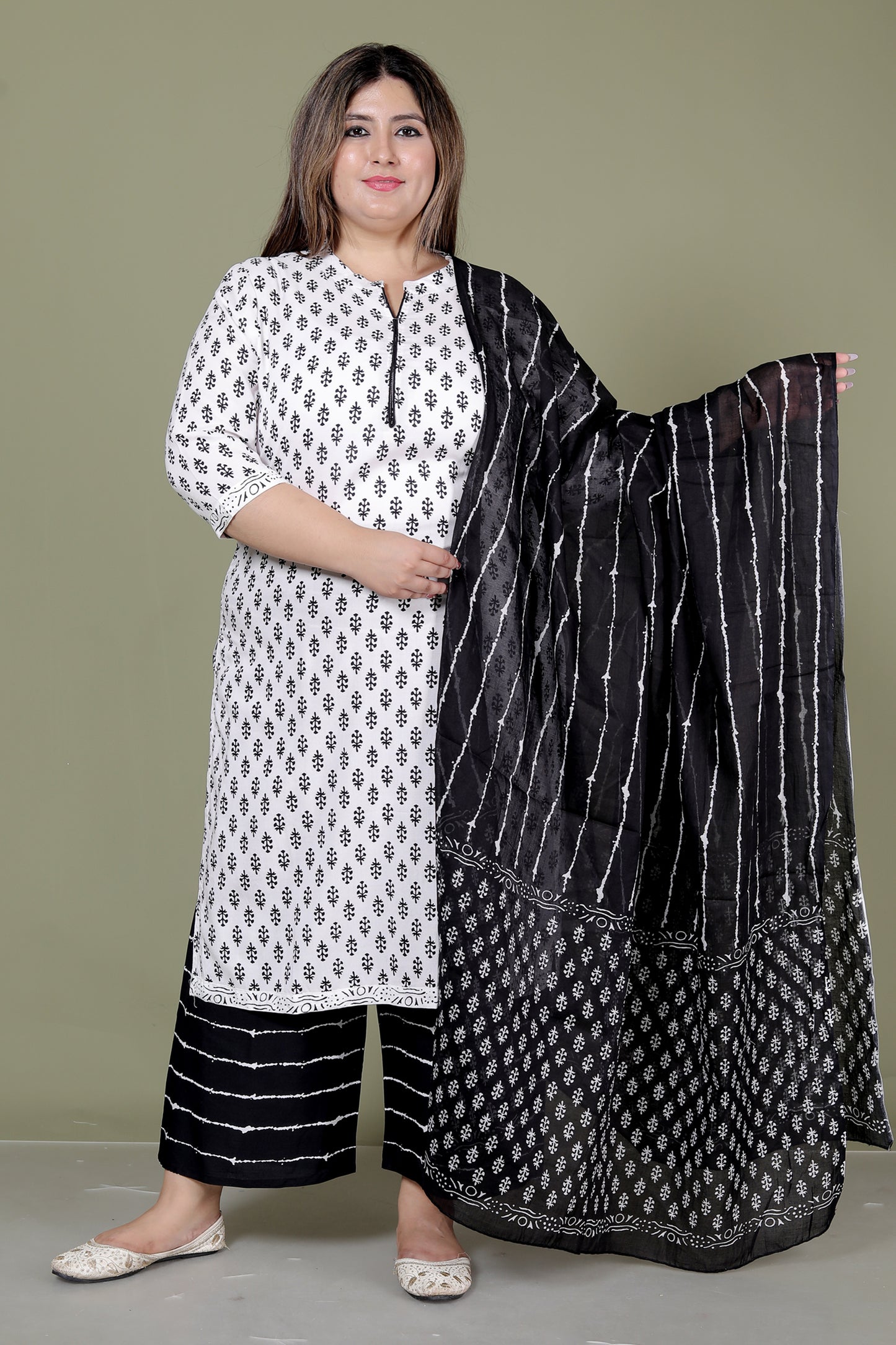 HANDBLOCK MOTIF PRINT COTTON 3 PEICE KURTI PLAZZO SET IN WHITE/BLACK BY PLUSSIZEKURTI