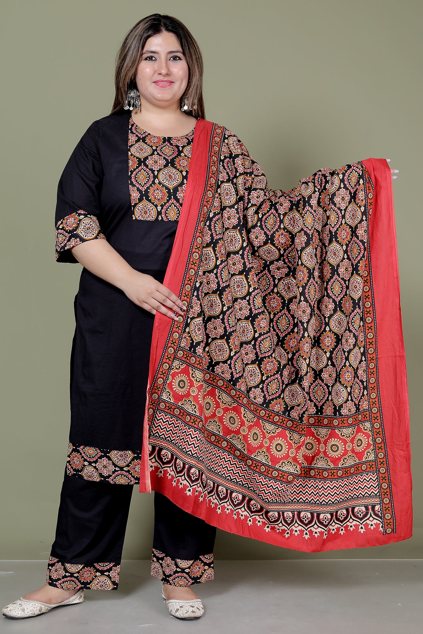 GEOMETRIC FLORAL SOLID COTTON 3 PEICE KURTI PANT SET IN BLACK BY PLUSSIZEKURTI