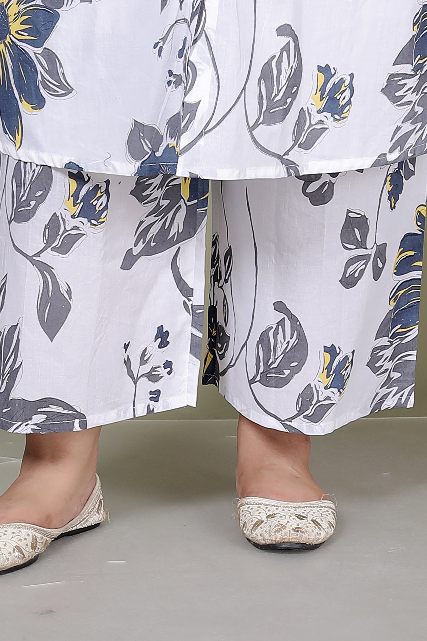 FLORAL SKETCH PRINT COTTON 2 PEICE KURTA PLAZZO IN WHITE BY PLUSSIZEKURTI