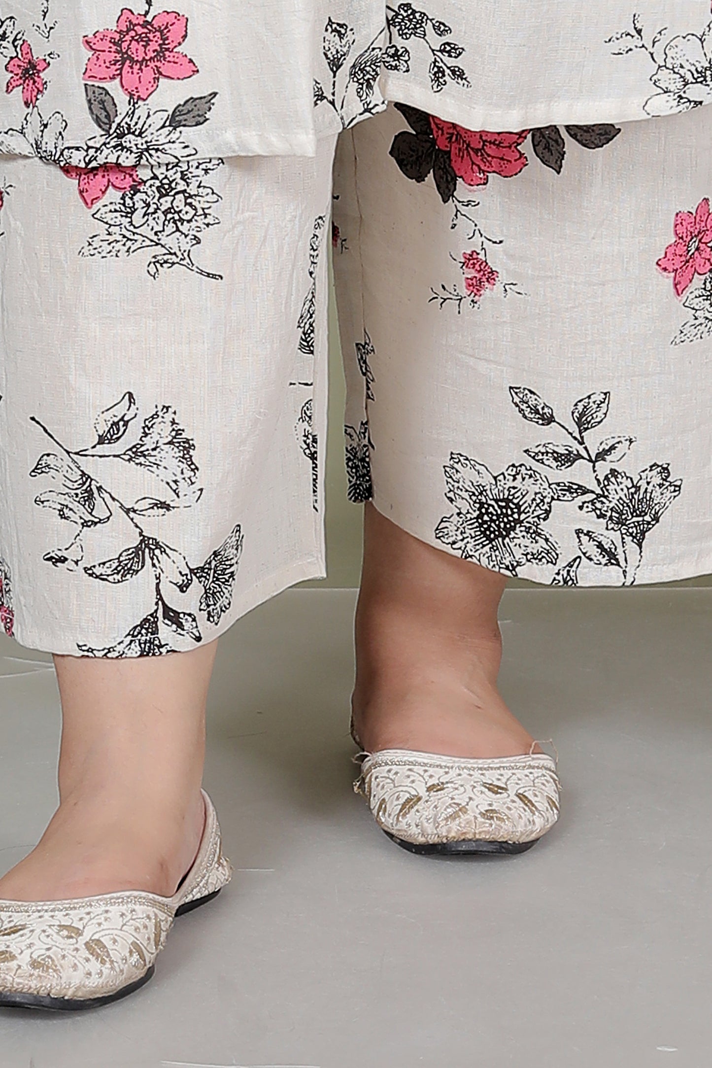 FLORAL PRINT COTTON FLEX 2 PEICE KURTA PLAZZO IN CREME/PINK BY PLUSSIZEKURTI
