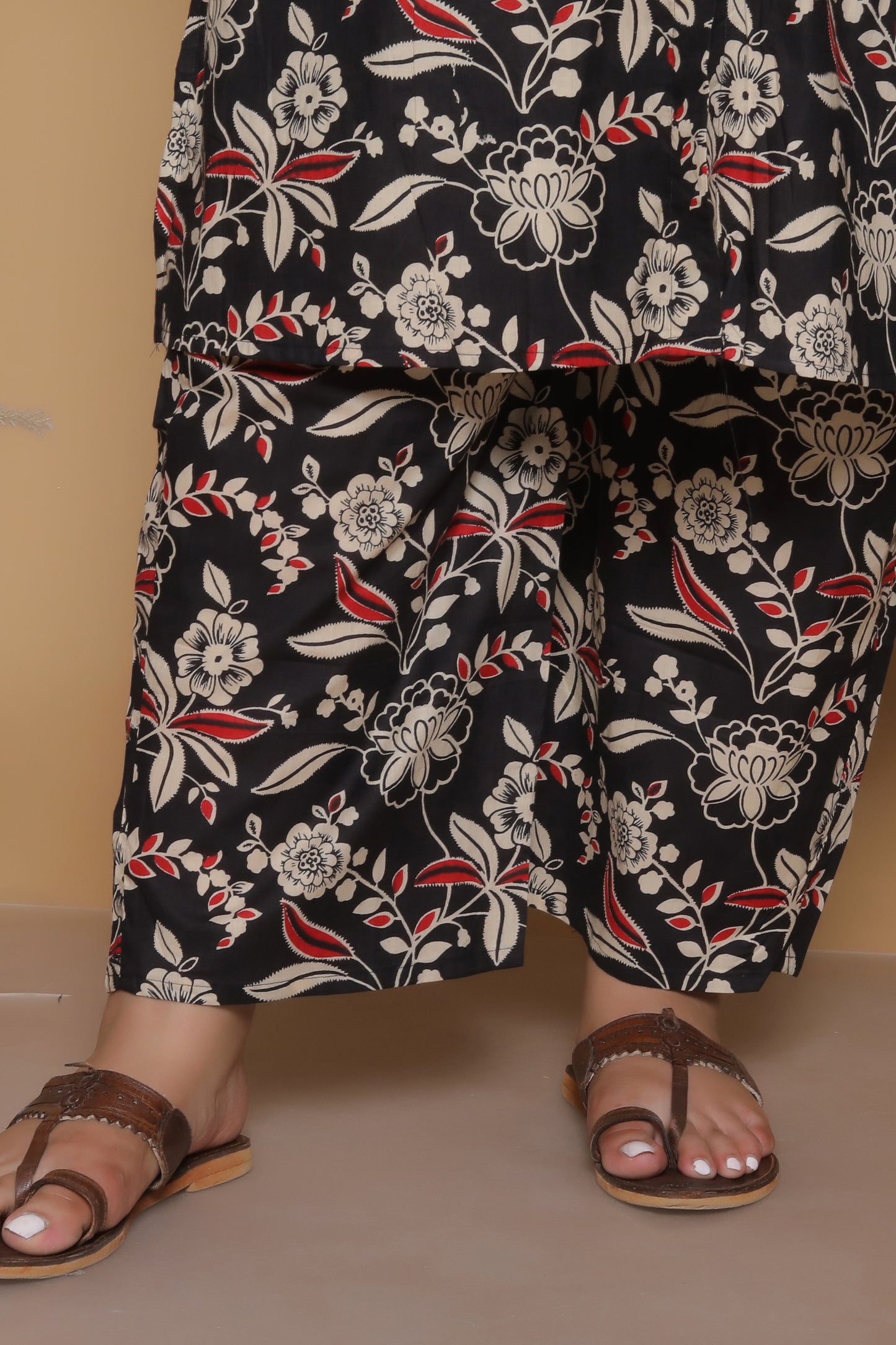 FLORAL INFUSE PRINT COTTON 2 PEICE KURTA PANT IN MUSTURD BLACK BY PLUSSIZEKURTI