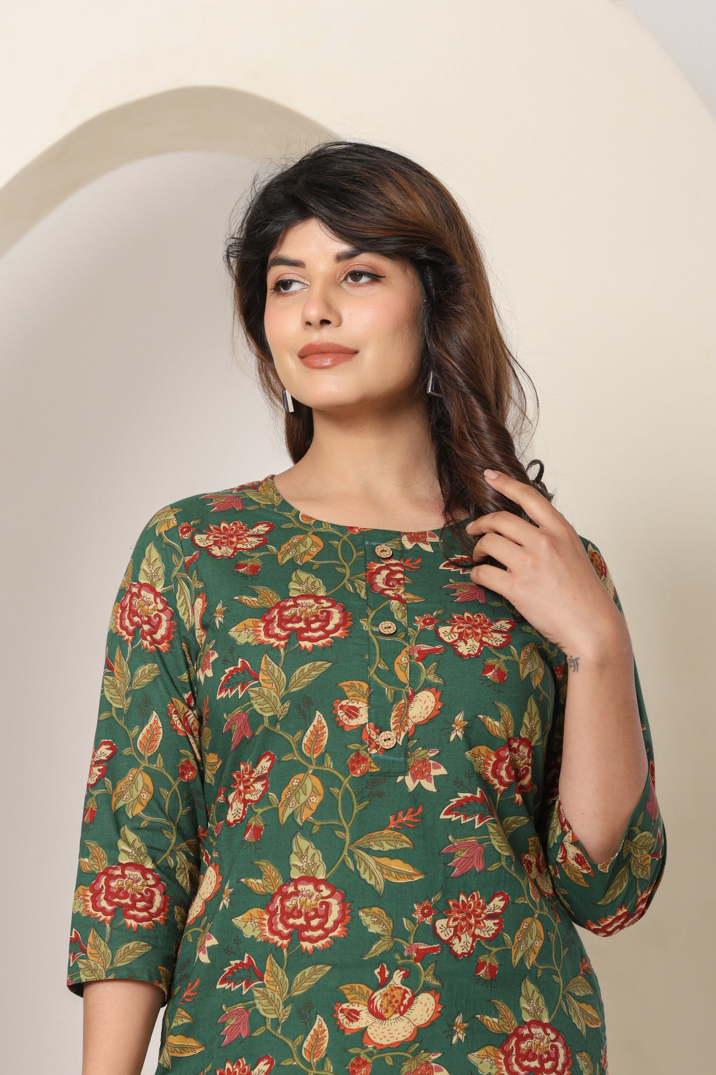 FLORAL PRINTED COTTON KURTI IN BOTTLEGREEN BY PLUSSIZE KURTI