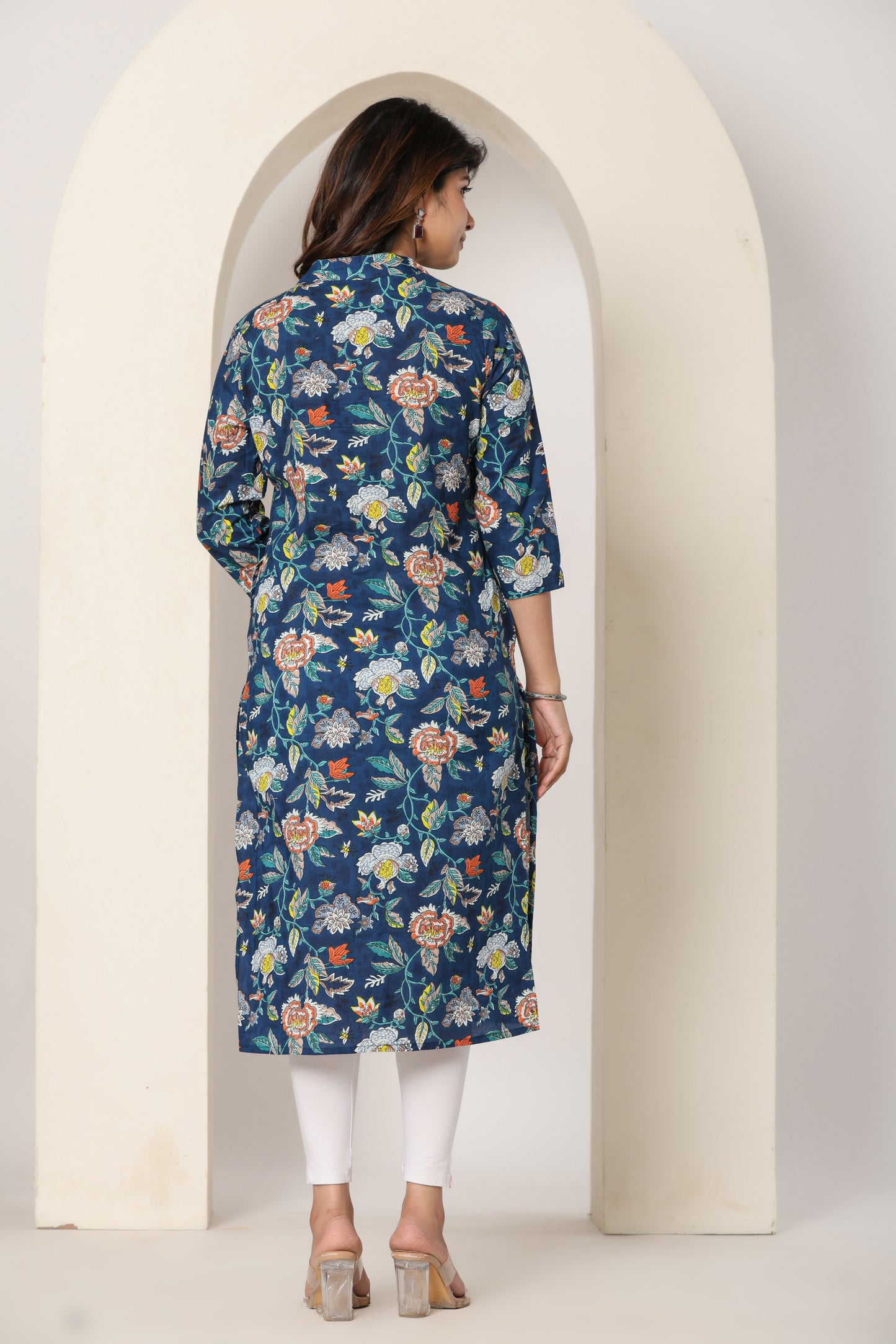 FLORAL PRINTED COTTON KURTI IN BLUE BY PLUSSIZE KURTI