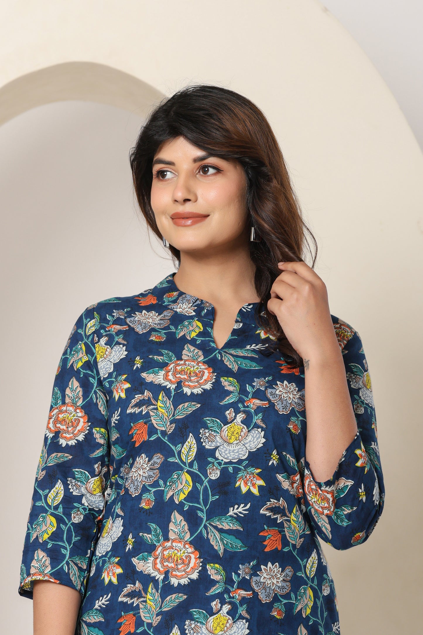FLORAL PRINTED COTTON KURTI IN BLUE BY PLUSSIZE KURTI