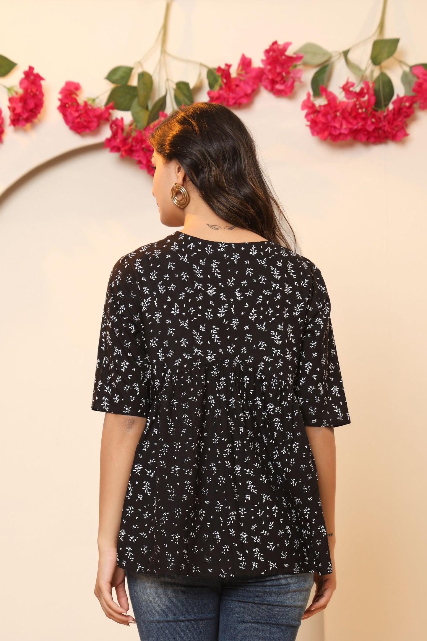 DAISY FLOWER PRINT COTTON TOP IN BLACK COLOUR BY PLUSSIZEKURTI
