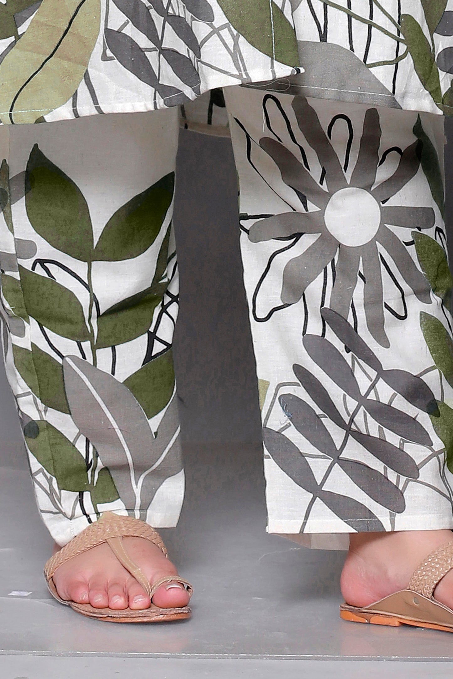 FLORAL LEAF HAND PAINTED PRINT COTTON FLEX 2 PEICE KURTA PANT IN GREEN BY PLUSSIZEKURTI