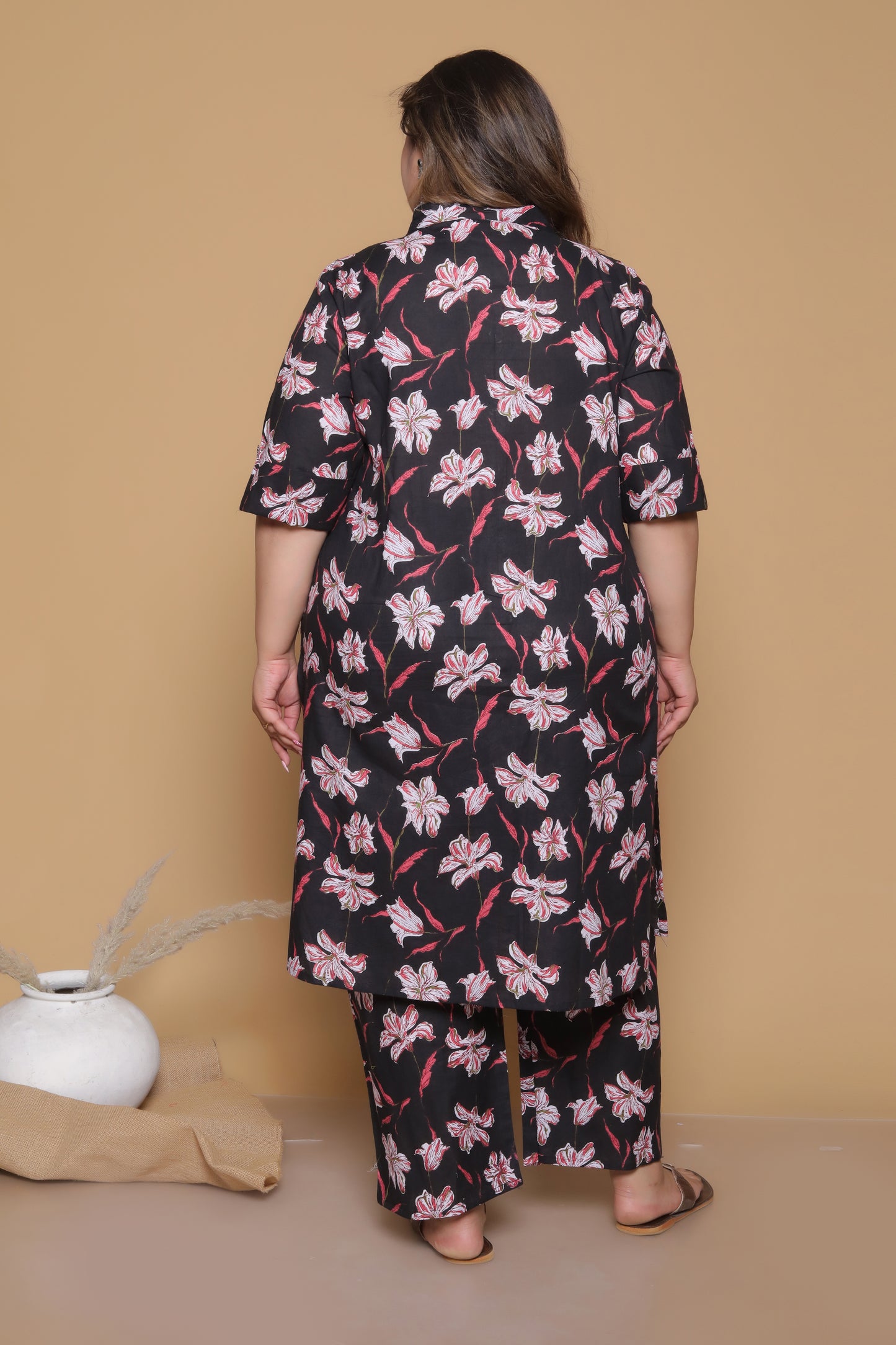 FLORAL PLACEMENT PRINT COTTON 2 PEICE KURTA PANT IN BLACK BY PLUSSIZEKURTI