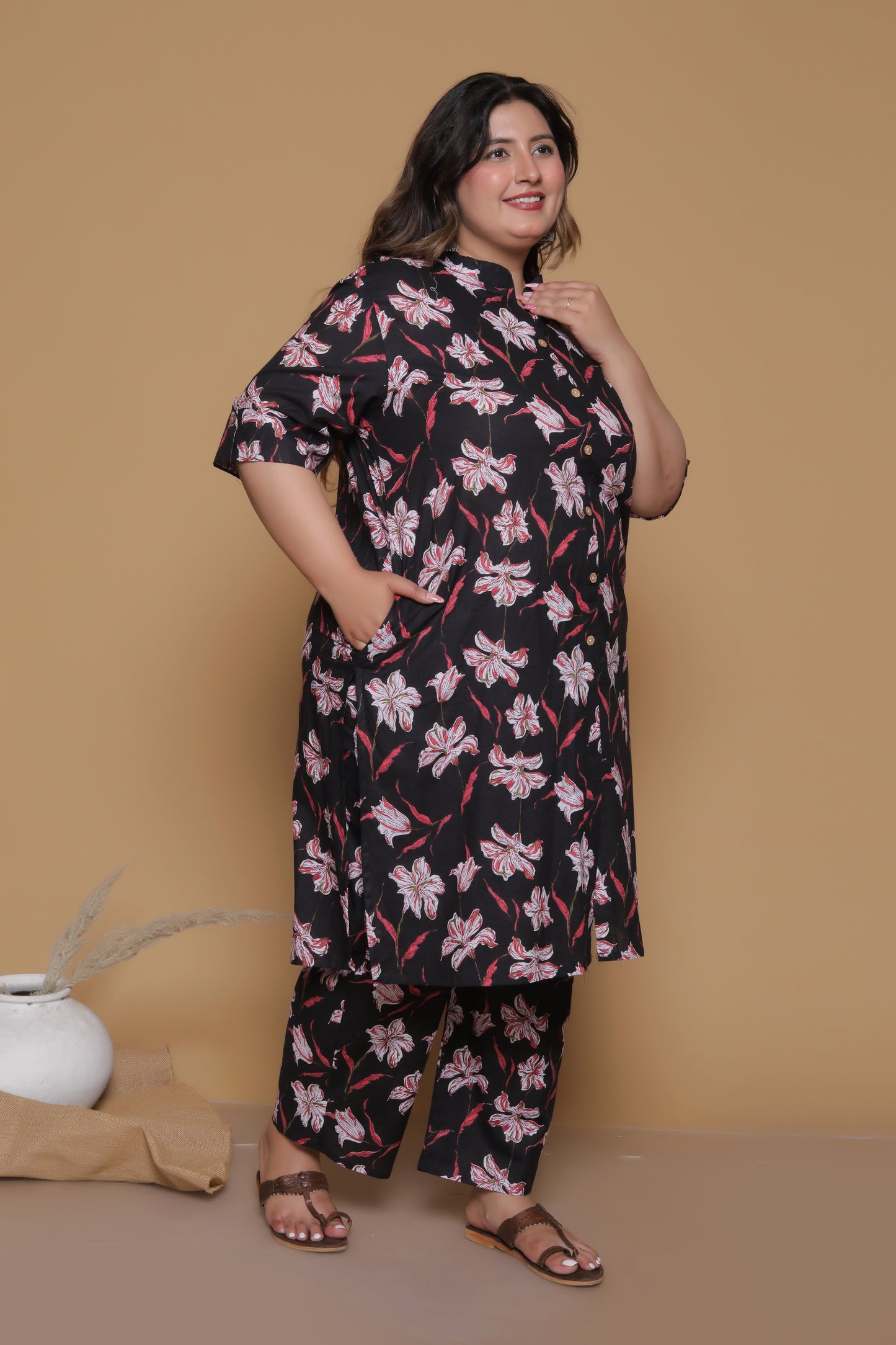 FLORAL PLACEMENT PRINT COTTON 2 PEICE KURTA PANT IN BLACK BY PLUSSIZEKURTI