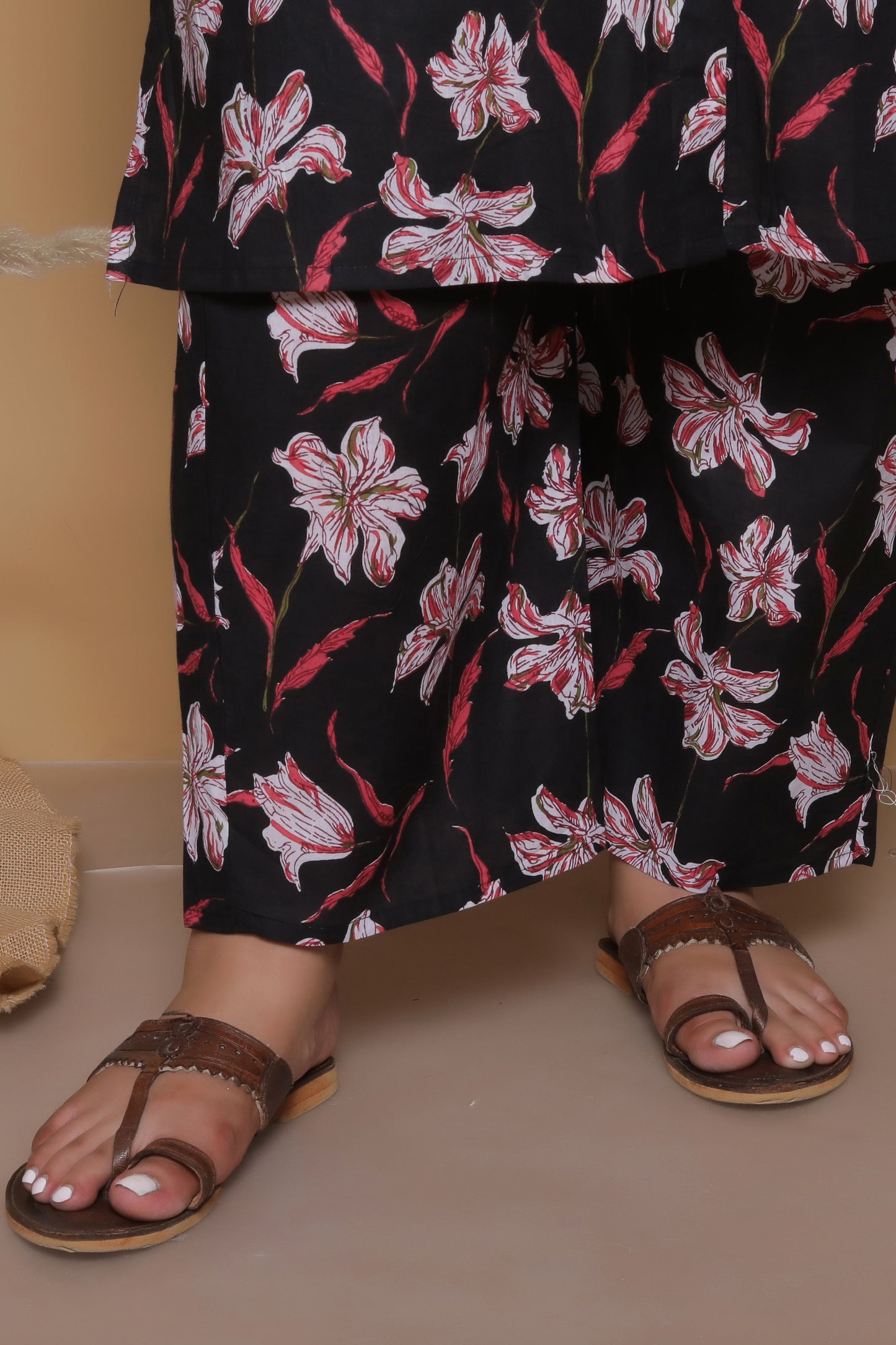 FLORAL PLACEMENT PRINT COTTON 2 PEICE KURTA PANT IN BLACK BY PLUSSIZEKURTI