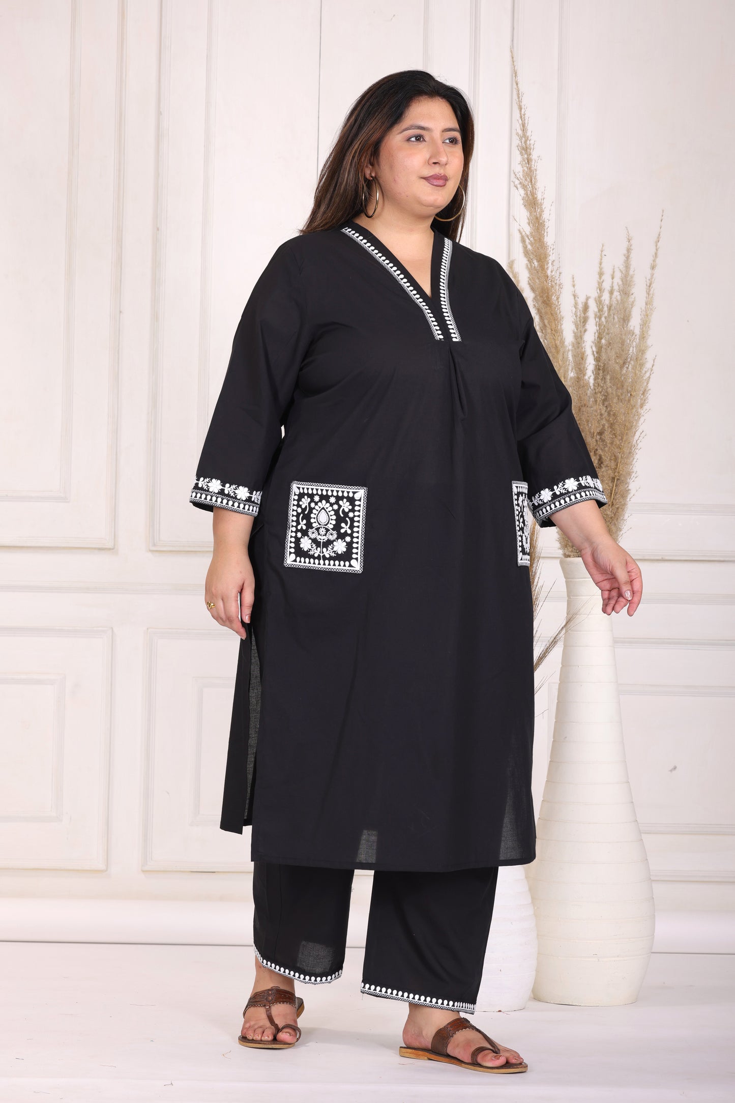 SOLID EMBROIDERED COTTON KURTA PANT SET IN BLACK WITH PINK BIRD MOTIFS BY PLUSSIZEKURTI