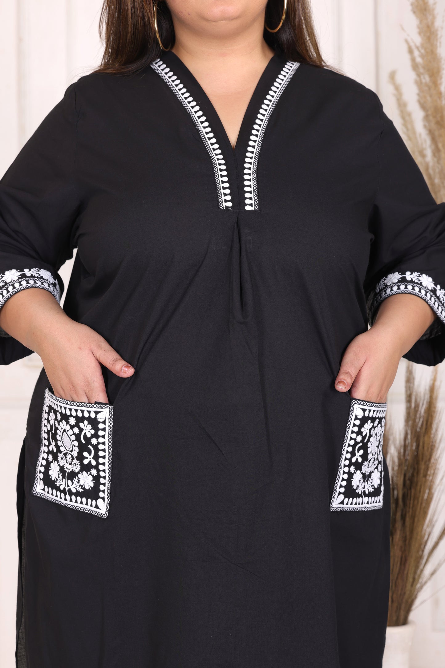 SOLID EMBROIDERED COTTON KURTA PANT SET IN BLACK WITH PINK BIRD MOTIFS BY PLUSSIZEKURTI