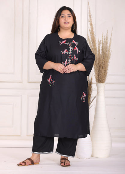 SOLID EMBROIDERED COTTON KURTA PANT SET IN BLACK WITH PINK BIRD MOTIFS BY PLUSSIZEKURTI