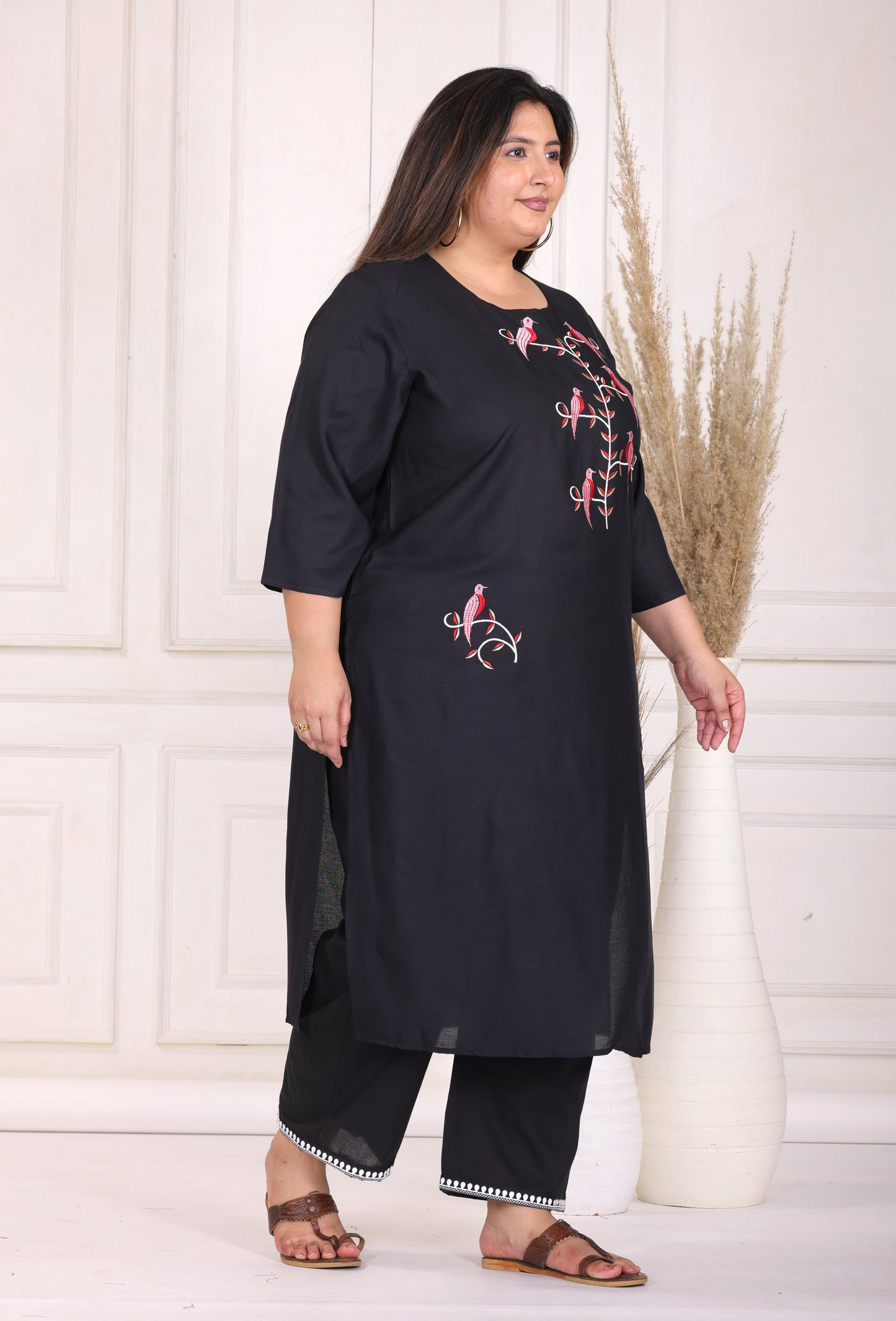 SOLID EMBROIDERED COTTON KURTA PANT SET IN BLACK WITH PINK BIRD MOTIFS BY PLUSSIZEKURTI