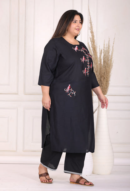 SOLID EMBROIDERED COTTON KURTA PANT SET IN BLACK WITH PINK BIRD MOTIFS BY PLUSSIZEKURTI