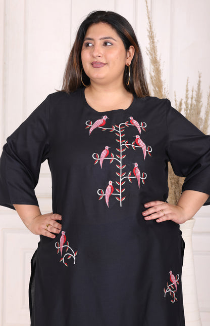 SOLID EMBROIDERED COTTON KURTA PANT SET IN BLACK WITH PINK BIRD MOTIFS BY PLUSSIZEKURTI