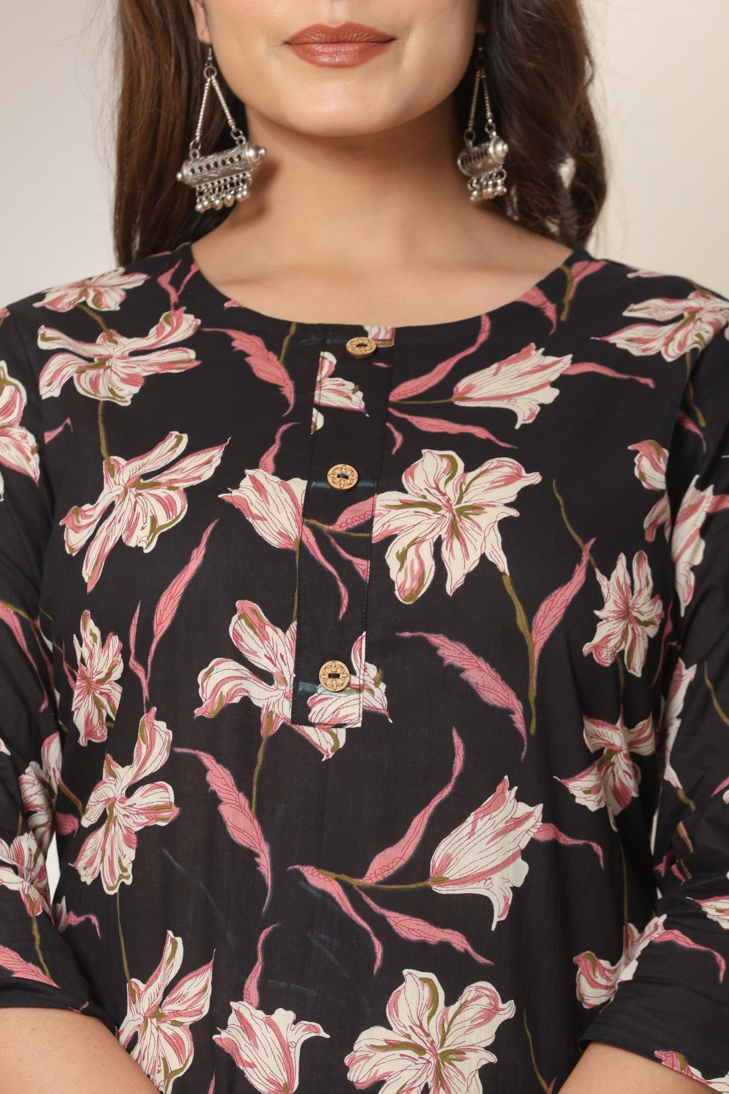 FLORAL PRINT COTTON KURTI IN BLACK BY PLUSSIZE KURTI