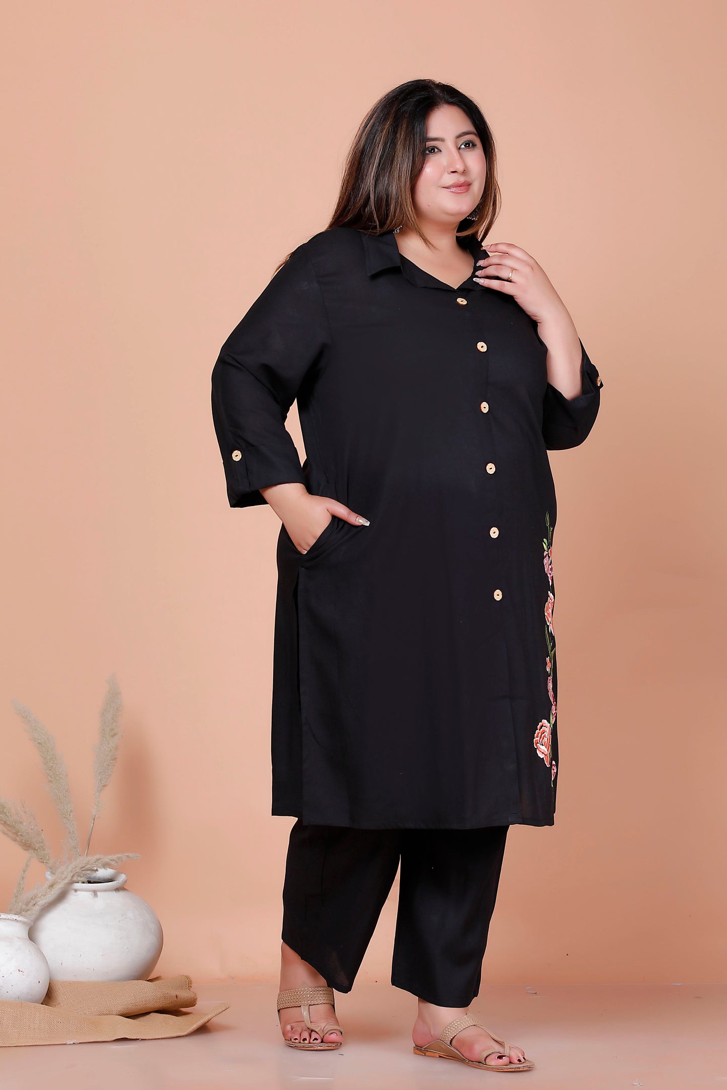 SOLID FLORAL PANEL EMBROIDERY COTTON 2 PEICE KURTA PANT IN BLACK BY PLUSSIZEKURTI