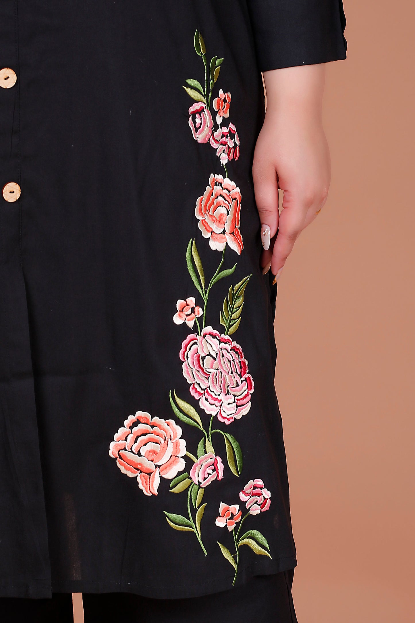 SOLID FLORAL PANEL EMBROIDERY COTTON 2 PEICE KURTA PANT IN BLACK BY PLUSSIZEKURTI
