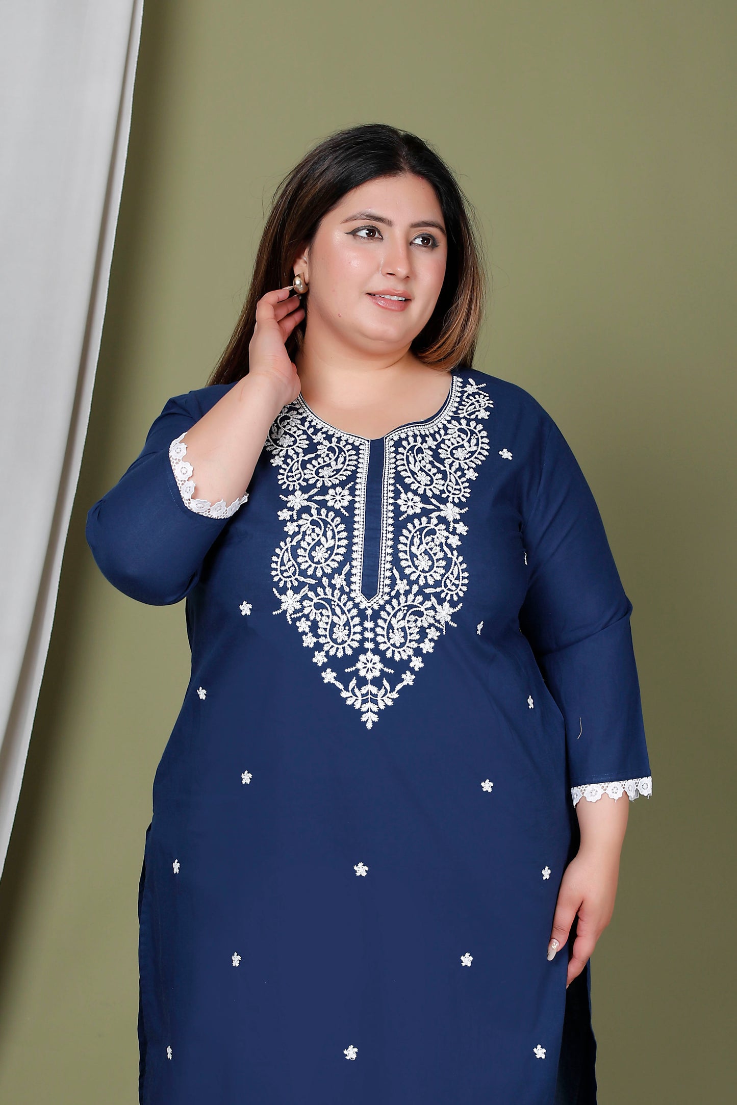 CHIKANKARI FLORAL EMBROIDERY BUTTI COTTON 2 PEICE KURTA PANT IN NAVY BLUE BY PLUSSIZEKURTI