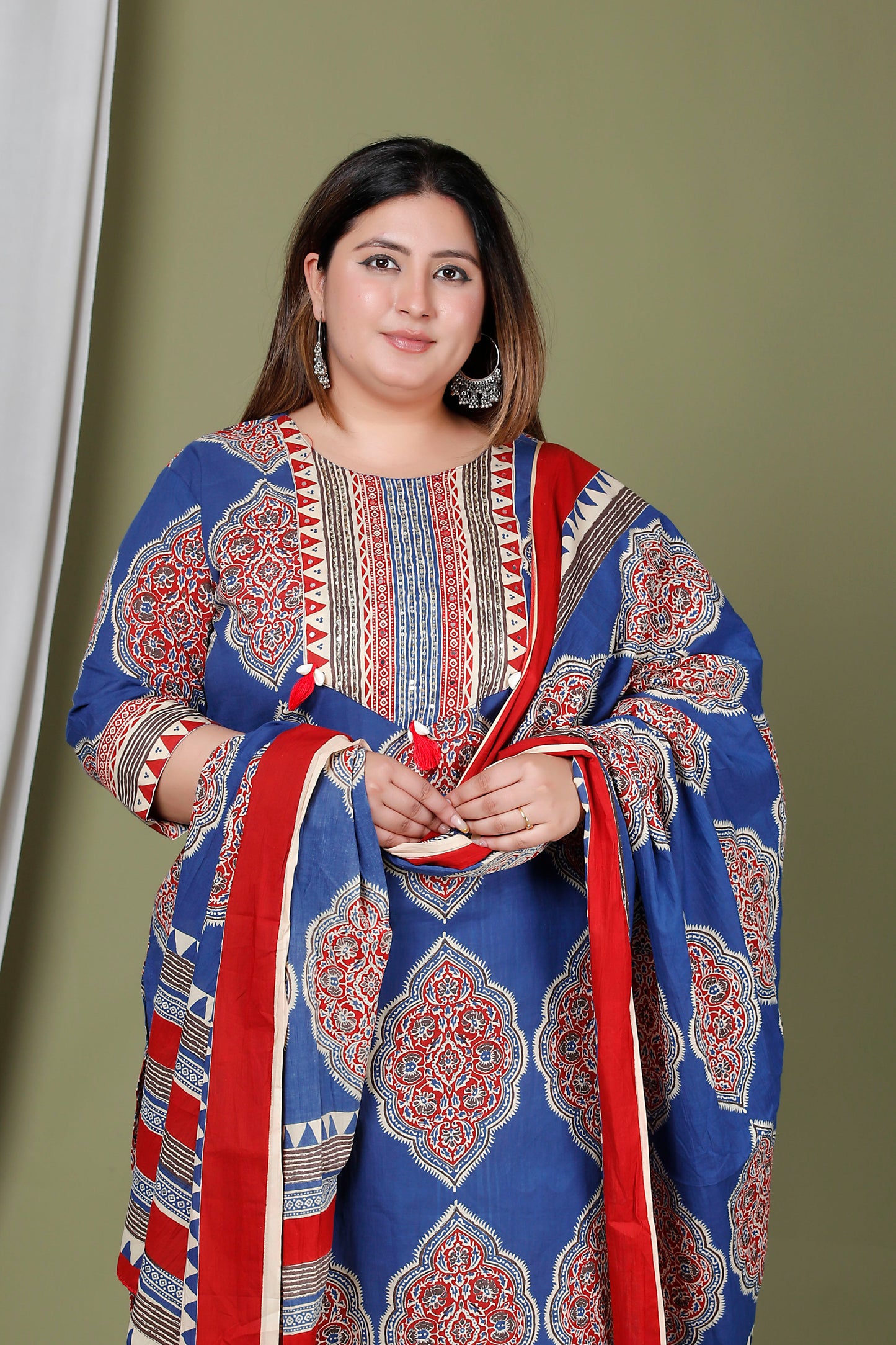 SYMMETRICAL FLORAL MOTIF PRINT COTTON 3 PEICE KURTA PANT IN BLUE / RED RUST BY PLUSSIZEKURTI
