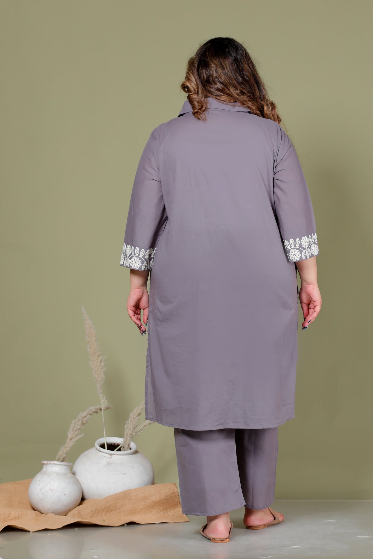 FLORAL THREAD EMBROIDERY COTTON 2 PEICE KURTA PANT IN ASH GREY BY PLUSSIZEKURTI