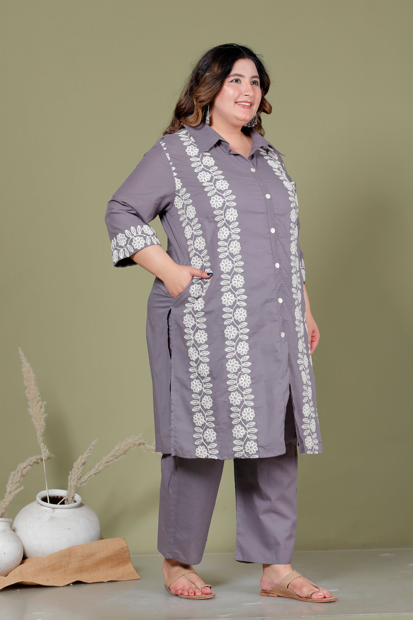 FLORAL THREAD EMBROIDERY COTTON 2 PEICE KURTA PANT IN ASH GREY BY PLUSSIZEKURTI