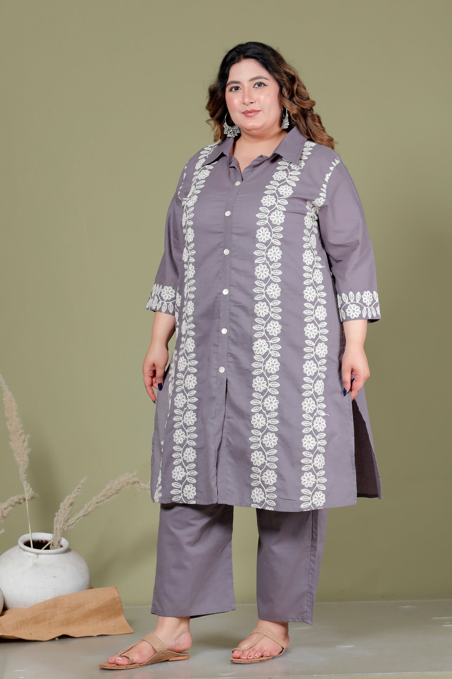 FLORAL THREAD EMBROIDERY COTTON 2 PEICE KURTA PANT IN ASH GREY BY PLUSSIZEKURTI