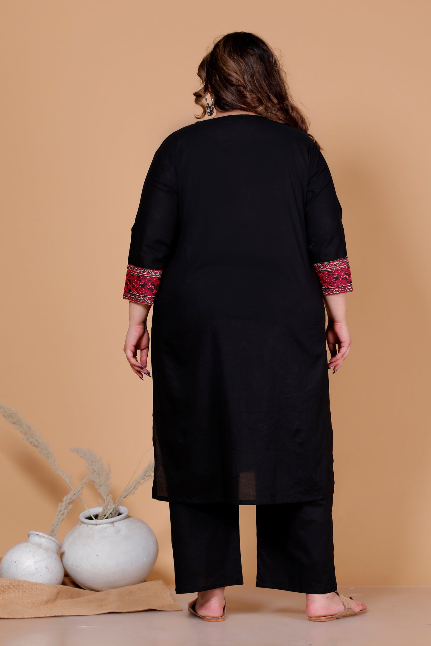 MEDALLION FLORAL MOTIF PRINT COTTON 3 PEICE KURTA PANT IN BLACK BY PLUSSIZEKURTI