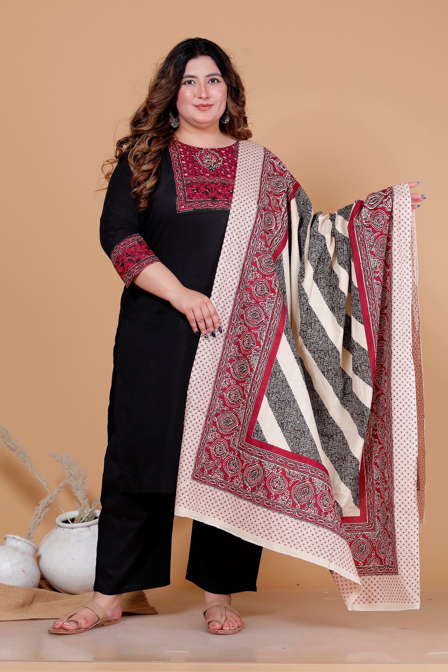 MEDALLION FLORAL MOTIF PRINT COTTON 3 PEICE KURTA PANT IN BLACK BY PLUSSIZEKURTI