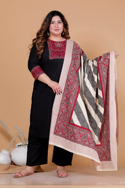 MEDALLION FLORAL MOTIF PRINT COTTON 3 PEICE KURTA PANT IN BLACK BY PLUSSIZEKURTI