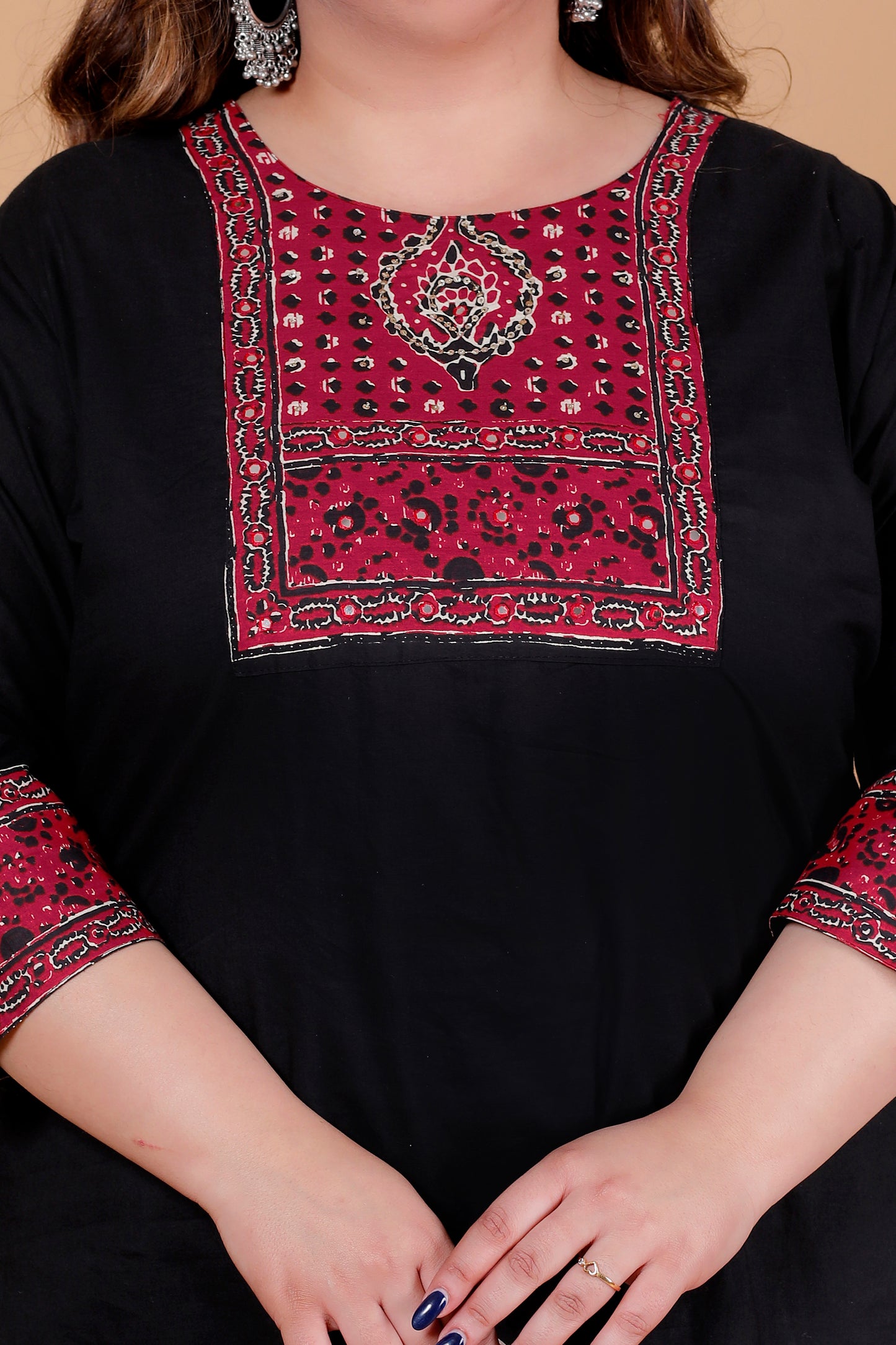 MEDALLION FLORAL MOTIF PRINT COTTON 3 PEICE KURTA PANT IN BLACK BY PLUSSIZEKURTI