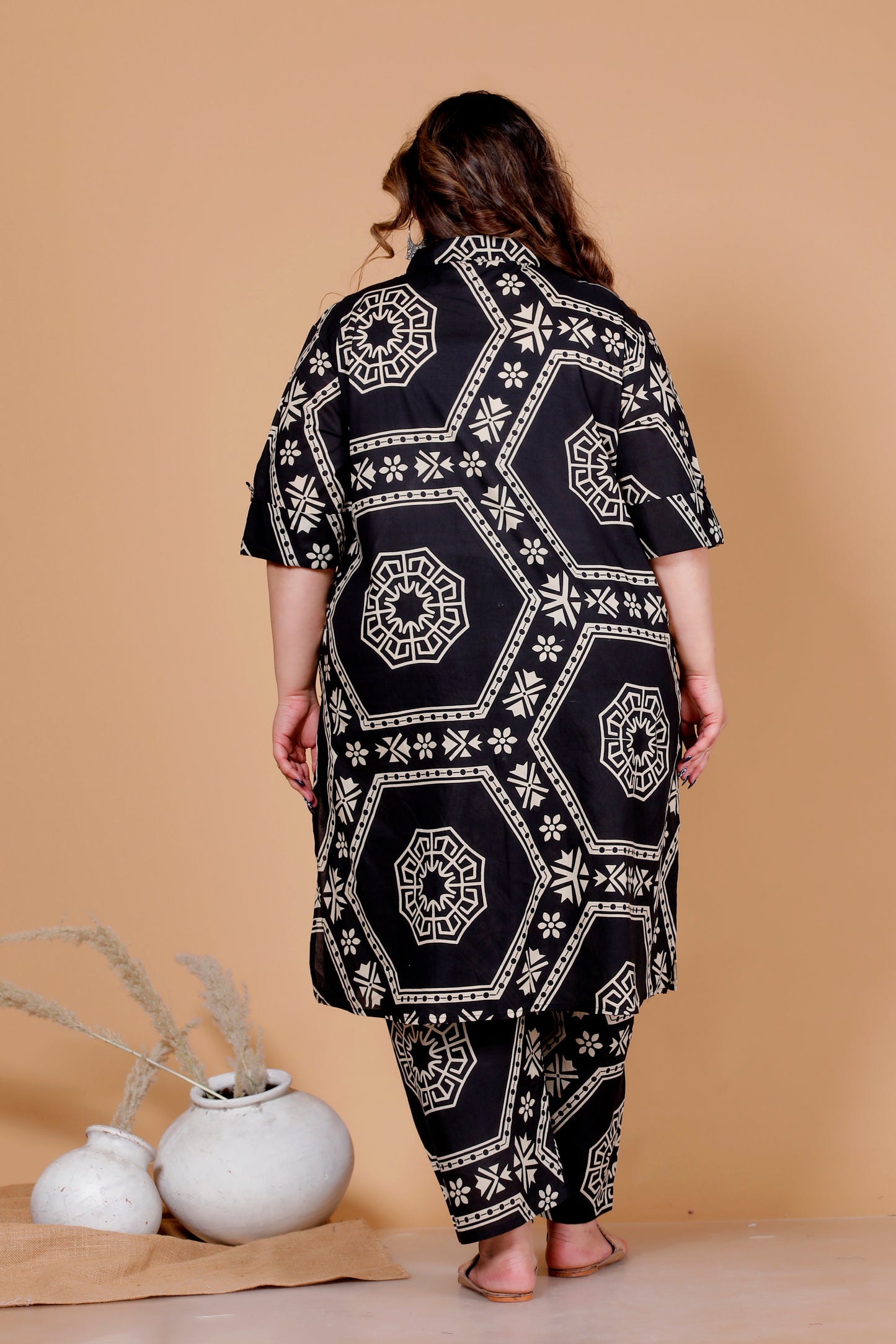 HEXAGON GEOMETRIC PRINT COTTON 2 PEICE KURTA PANT IN BLACK BY PLUSSIZEKURTI