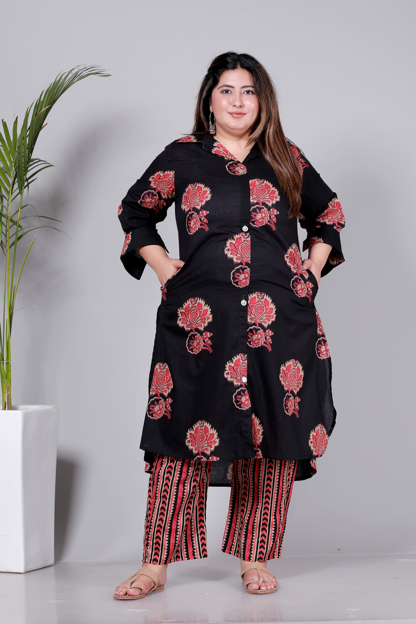 HANDBLOCK FLORAL BUTTA PRINT COTTON 2 PEICE KURTA PANT IN BLACK/RED BY PLUSSIZEKURTI