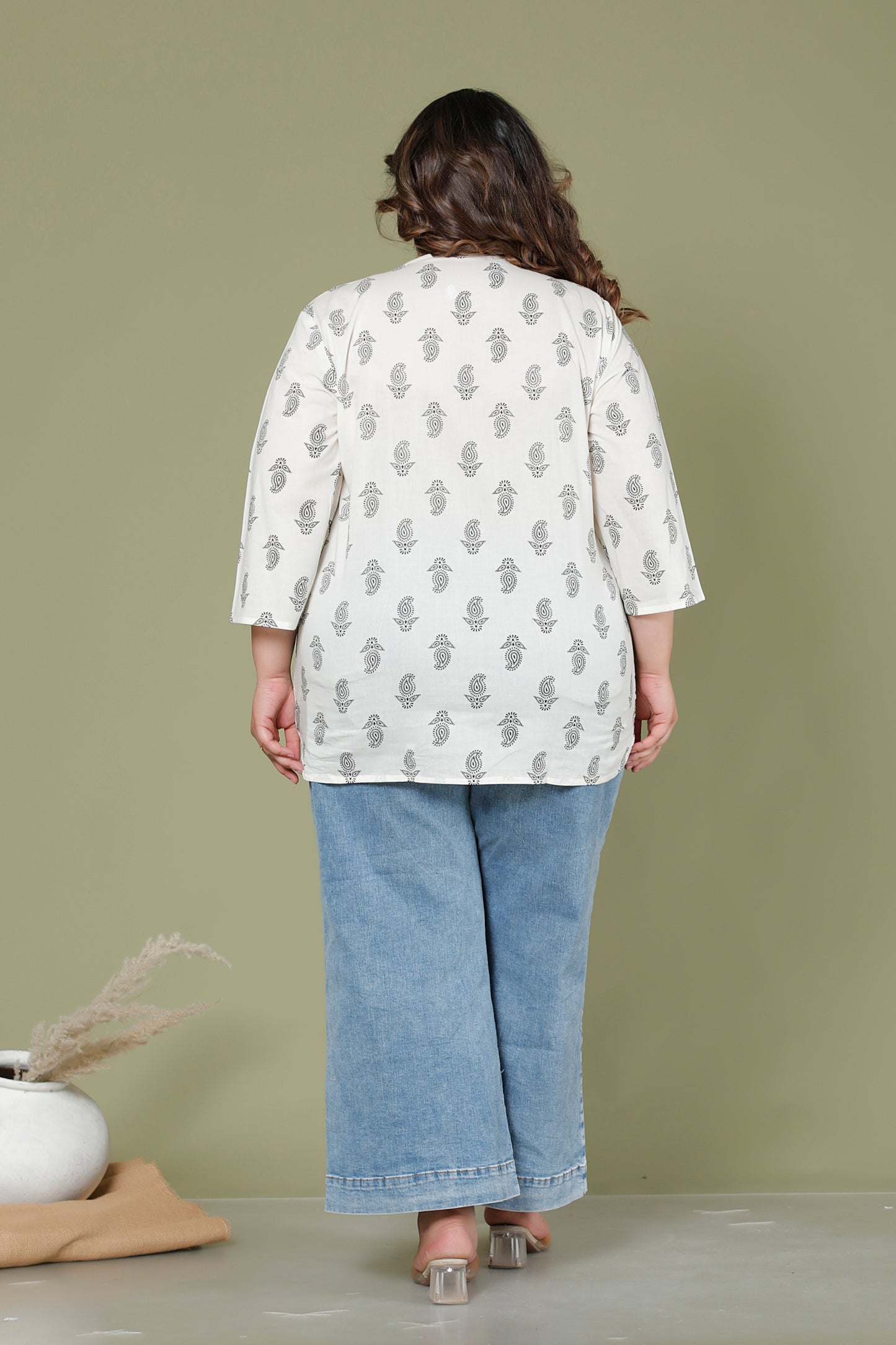 PAISLEY BUTTA PRINT COTTON TOP IN OFFWHITE/BLACK COLOUR BY PLUSSIZEKURTI