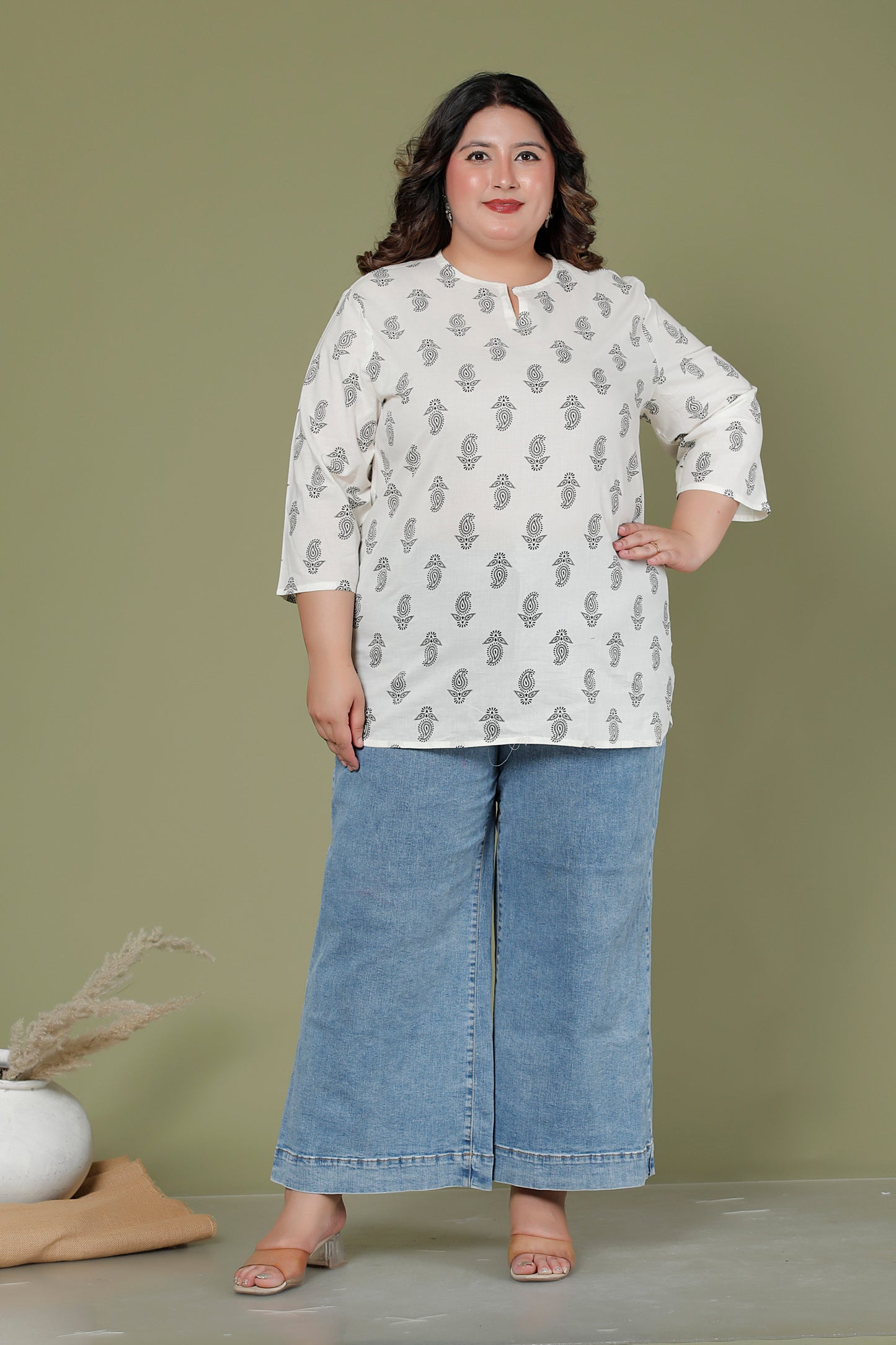 PAISLEY BUTTA PRINT COTTON TOP IN OFFWHITE/BLACK COLOUR BY PLUSSIZEKURTI