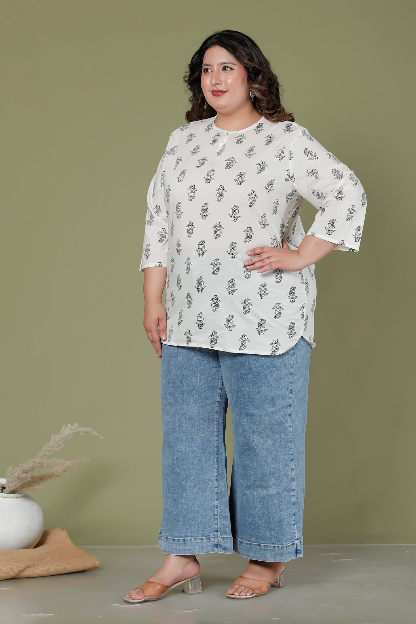 PAISLEY BUTTA PRINT COTTON TOP IN OFFWHITE/BLACK COLOUR BY PLUSSIZEKURTI