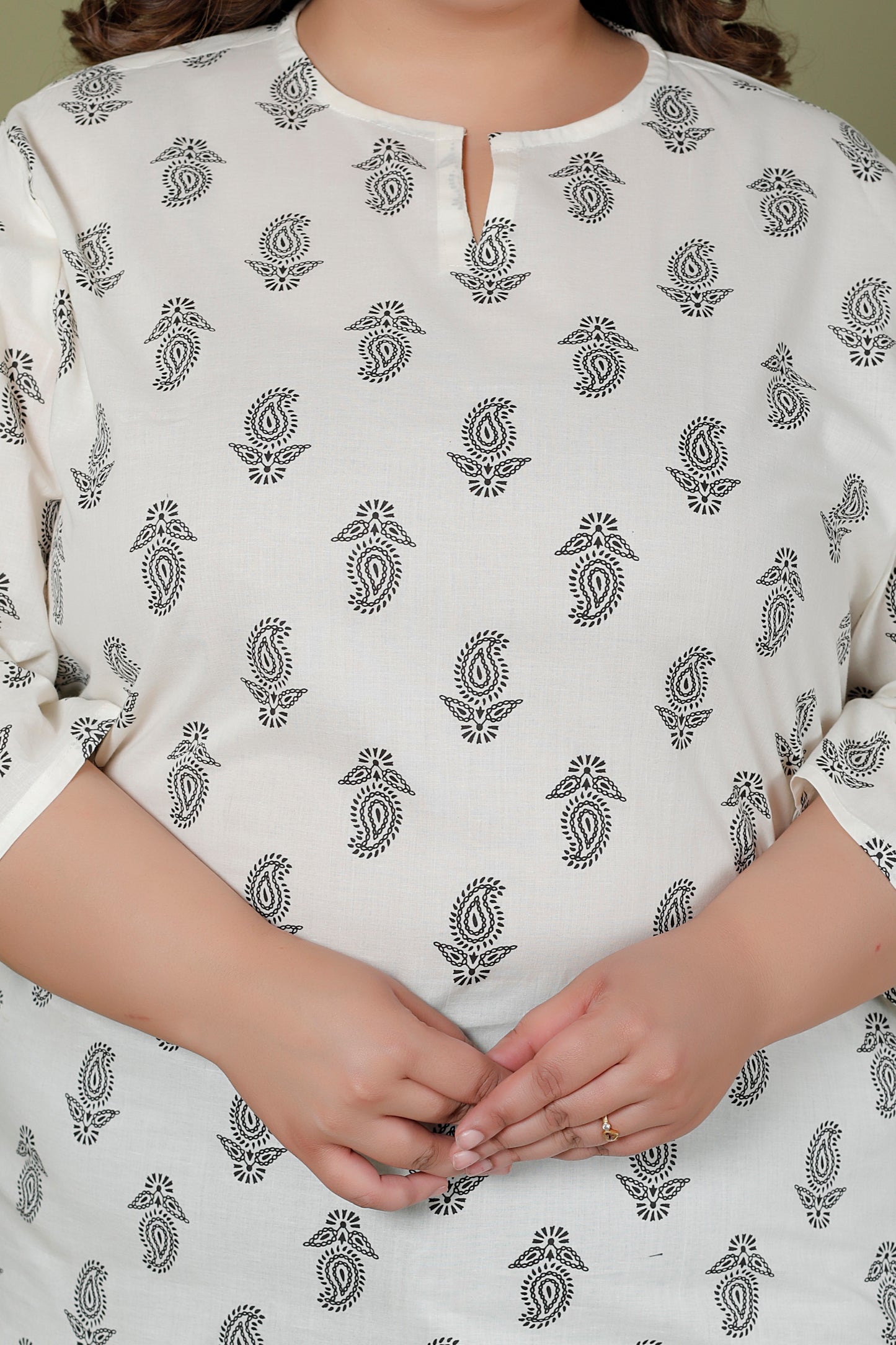 PAISLEY BUTTA PRINT COTTON TOP IN OFFWHITE/BLACK COLOUR BY PLUSSIZEKURTI