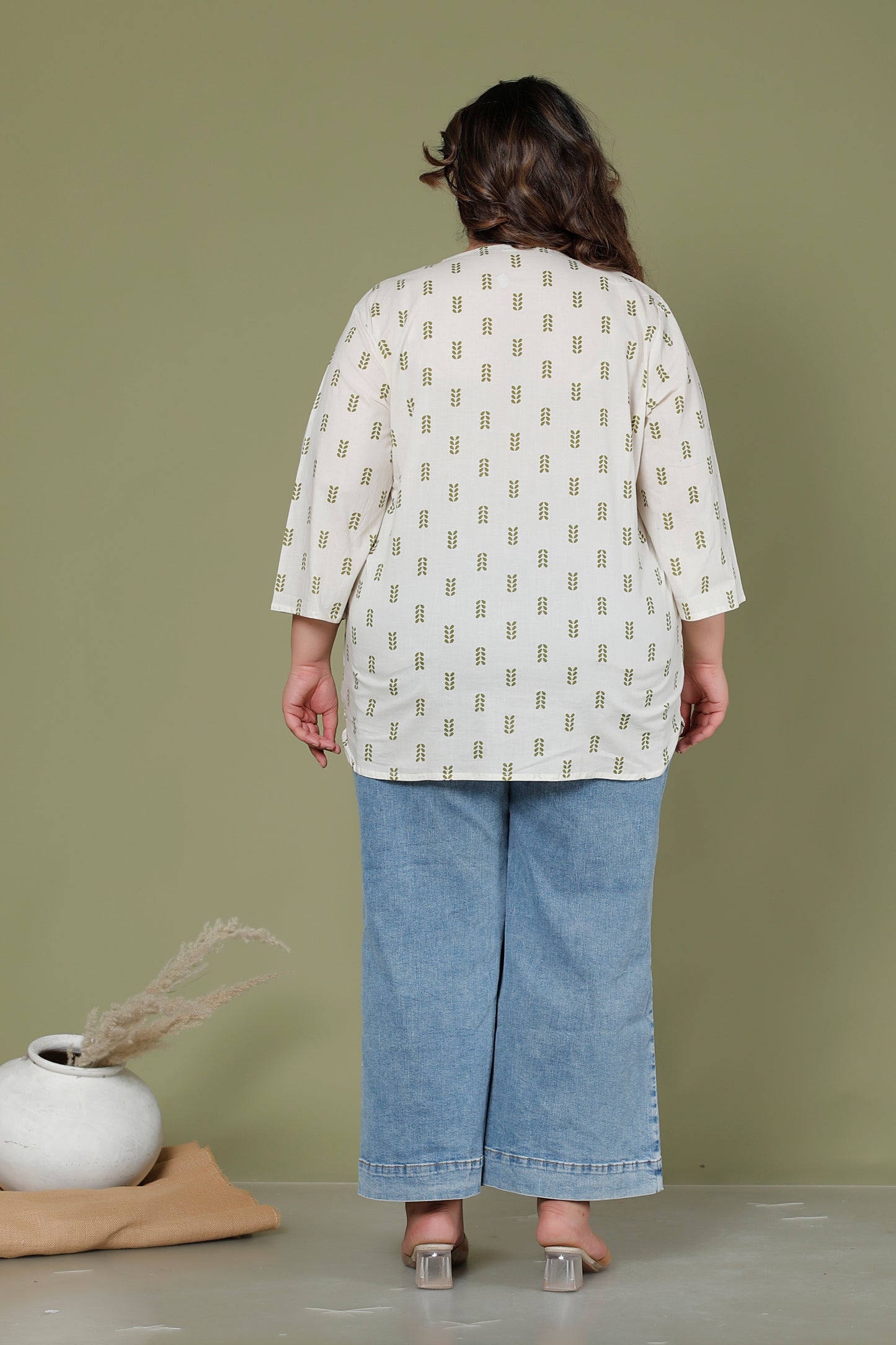 LEAF BUTTA PRINT COTTON TOP IN OFFWHITE /OLIVE GREEN COLOUR BY PLUSSIZEKURTI