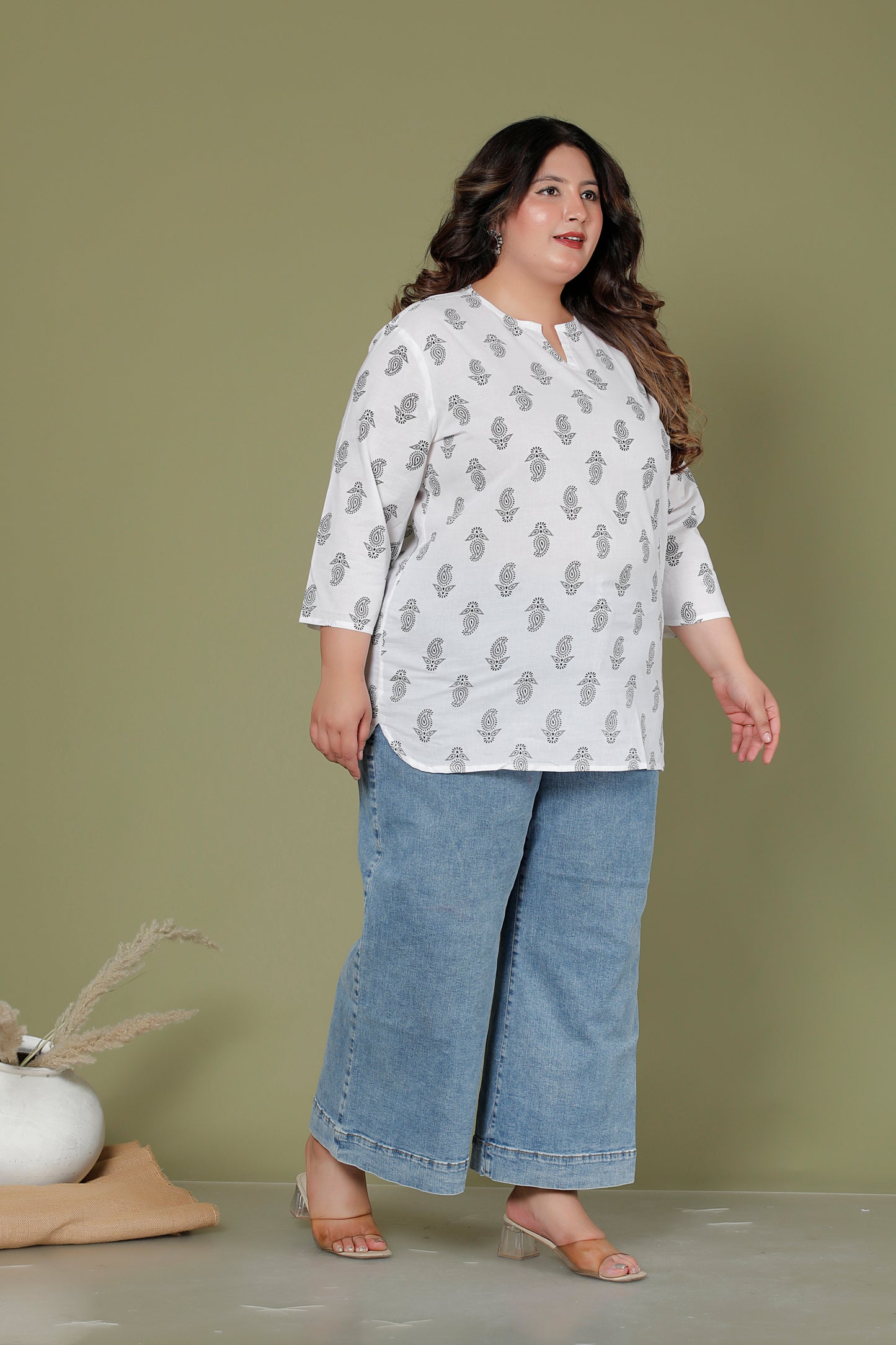 PAISLEY BUTTA PRINT COTTON TOP IN WHITE/BLACK COLOUR BY PLUSSIZEKURTI