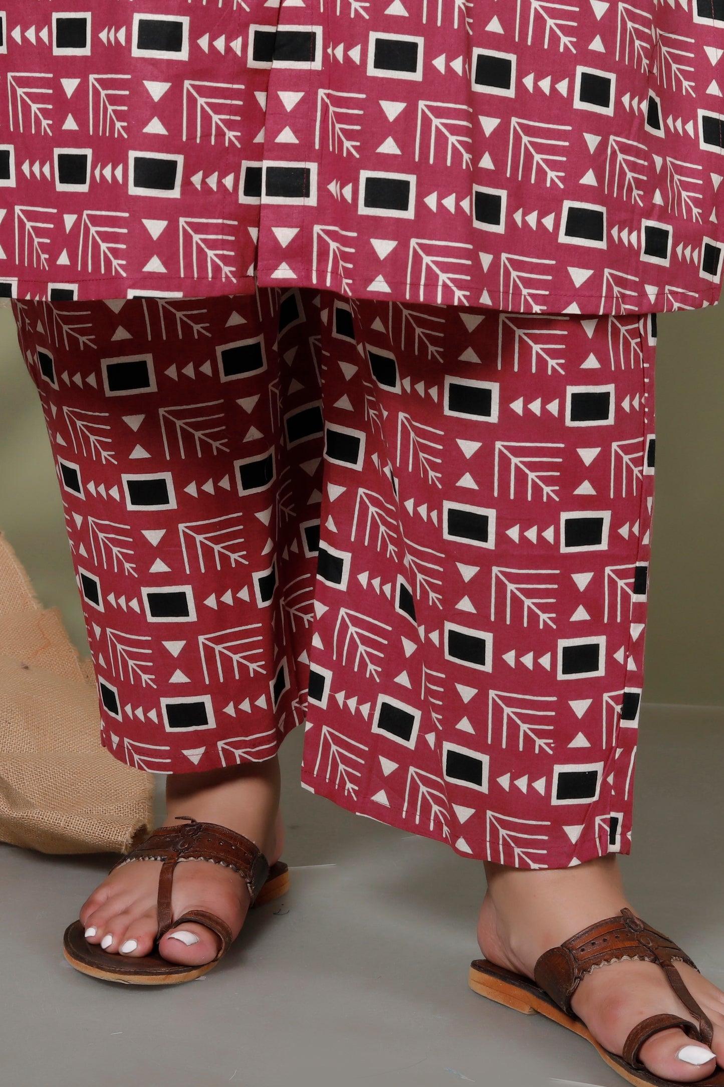 GEOMETRIC MOTIF PRINT COTTON 2 PEICE KURTA PANT IN RUST RED BY PLUSSIZEKURTI